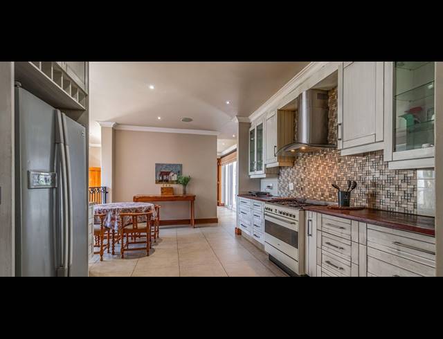 6 BEDROOM HOUSE FOR SALE IN BEDFORDVIEW